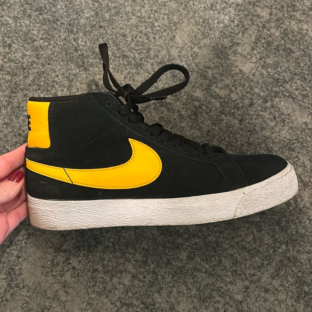 Nike high top black and gold/yellow SB women size 8 US 6 1/2  men